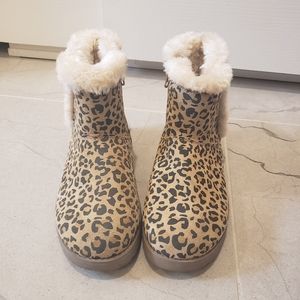 Universal Thread Leopard Boots